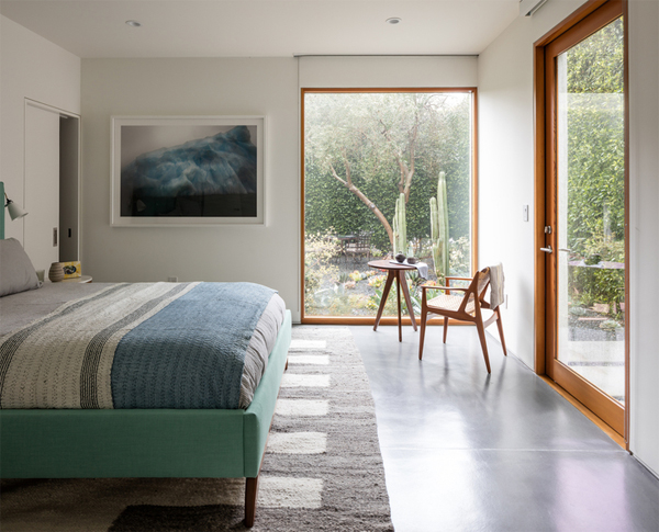 indoor-outdoor-bedroom-with-a-view