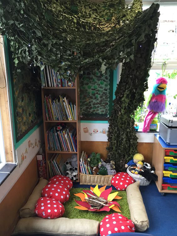 jungle-classroom-reading-nook