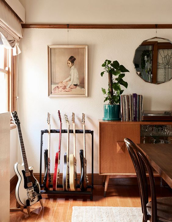 lovely-music-room-design-with-guitar-stand