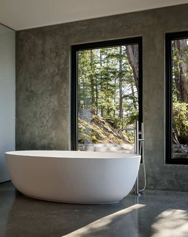 minimalist-bathtub-with-concrete-wall-and-floor
