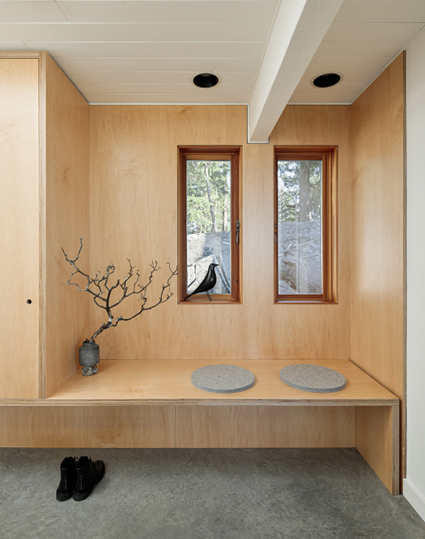 minimalist-washbasin-design-with-wood-accent