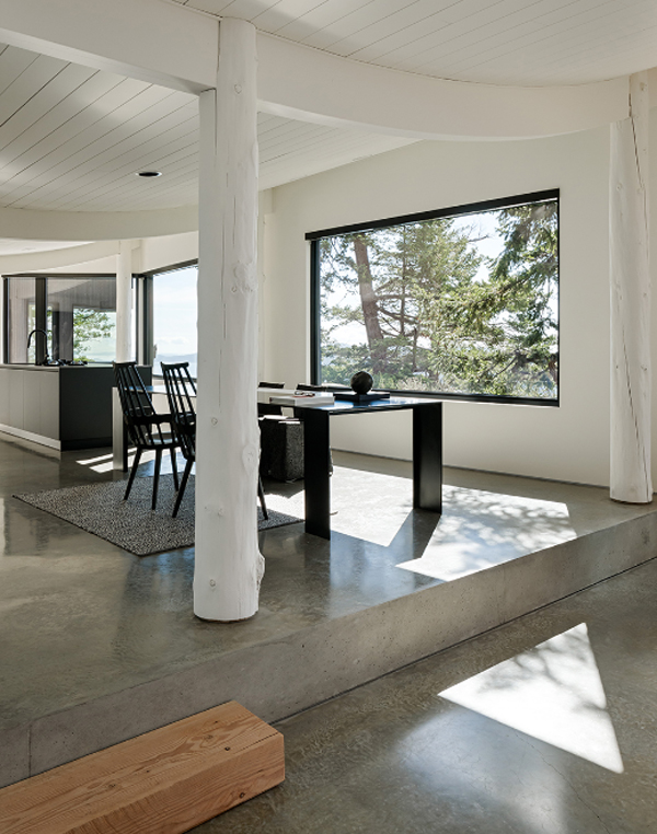open-dining-room-with-view