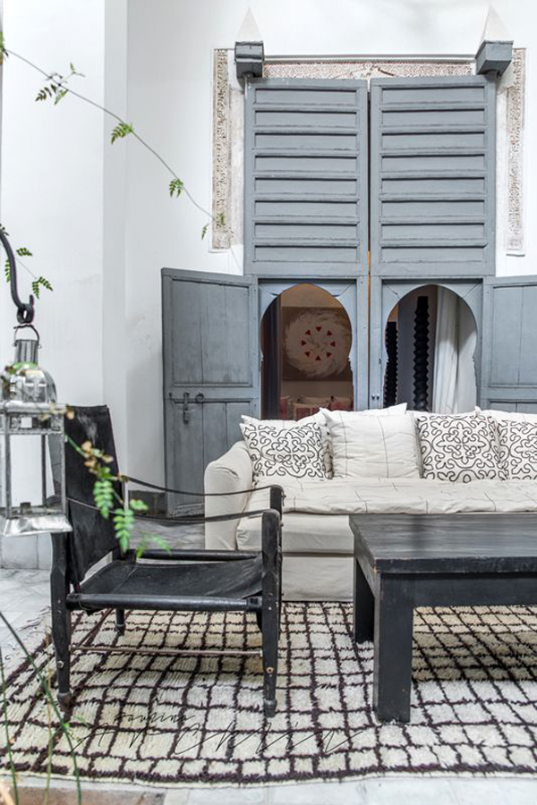 rustic-style-terrace-furniture-design