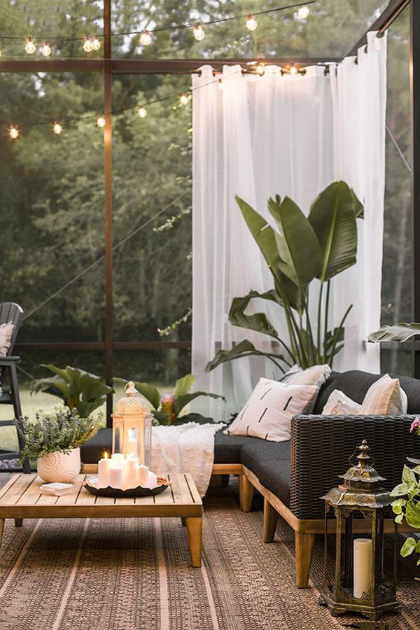 tropical-outdoor-furniture-design-with-string-light