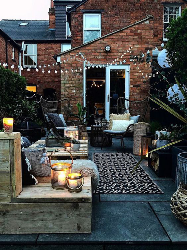warm-and-cozy-backyard-lounge-areas