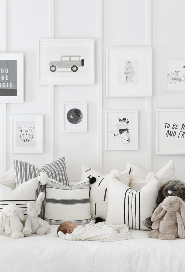 black-and-white-gallery-wall-for-nursery