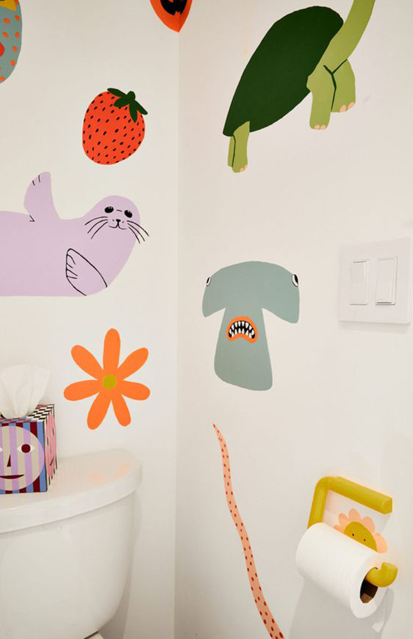 diy-cute-cartoon-wall-mural-for-kids-bathroom