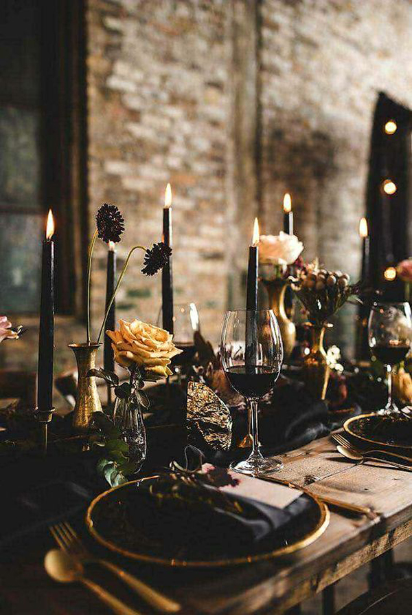 dramatical-gothic-wedding-table-centerpiece