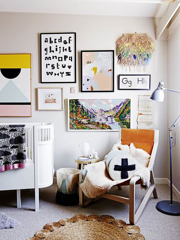 nursery-reading-nook-with-gallery-wall