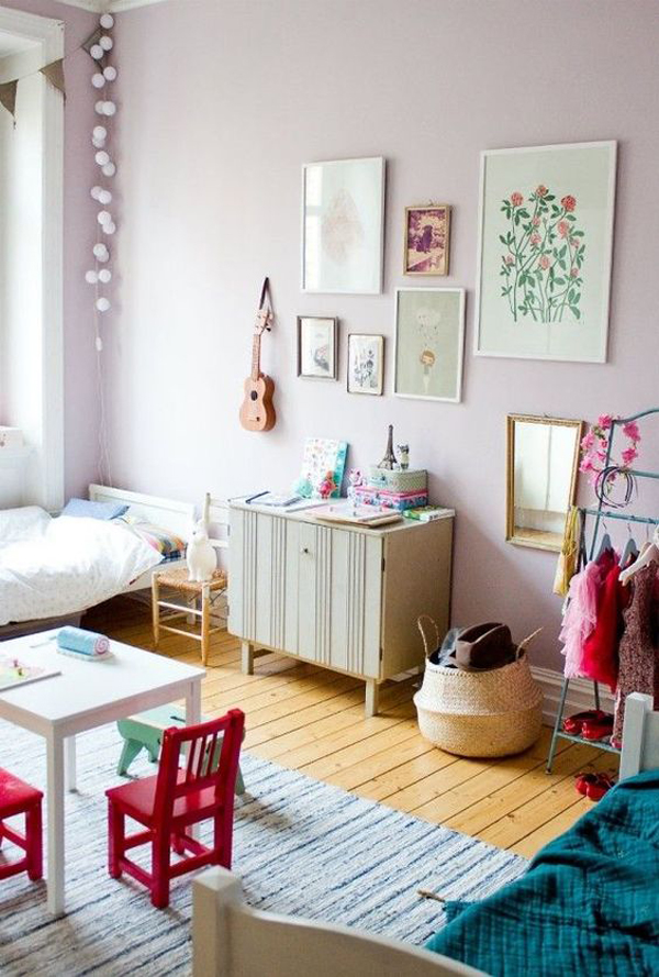 pink-kids-room-with-gallery-wall