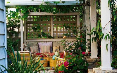 small-deck-privacy-ideas-with-lush-garden