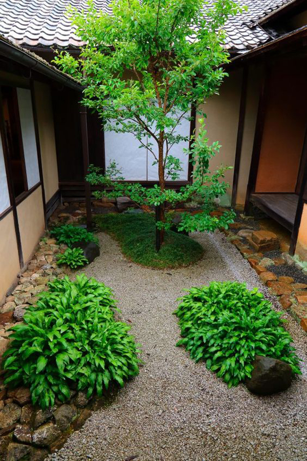small-japanese-courtyard-garden