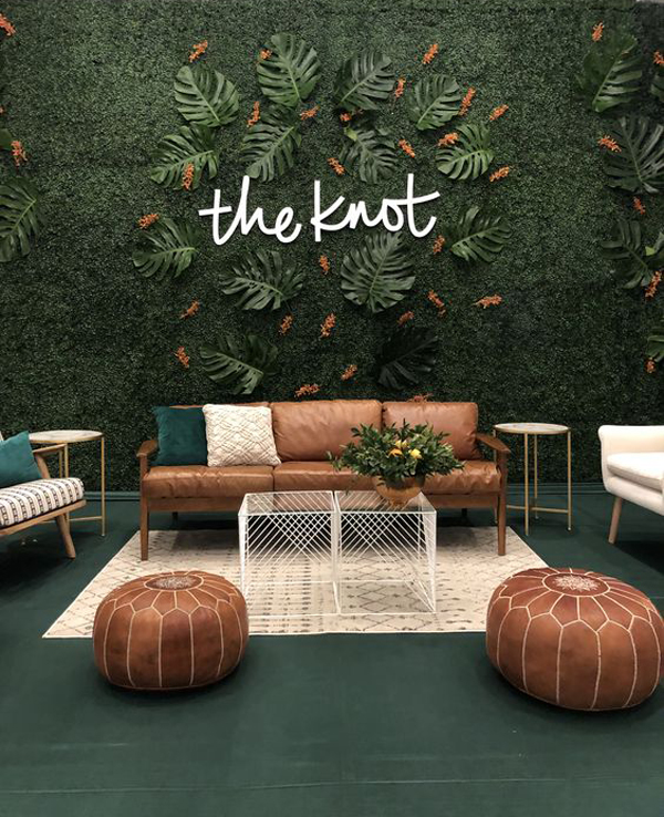 tropical-living-room-with-grass-wall