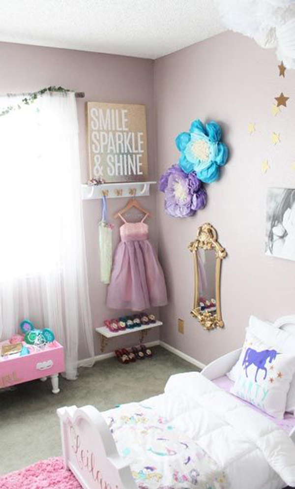 little-girl-bedroom-closet-with-unicorn-theme