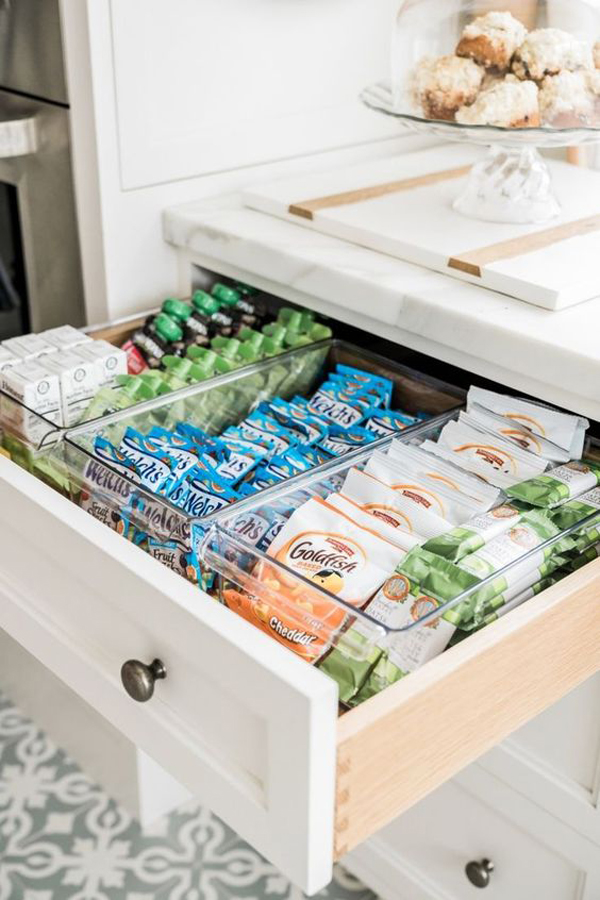 drawer-snack-station-in-your-pantry
