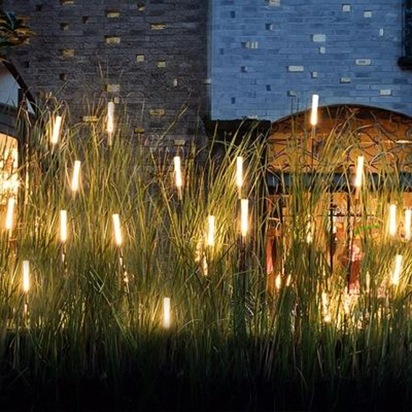 reed-shaped-led-garden-light