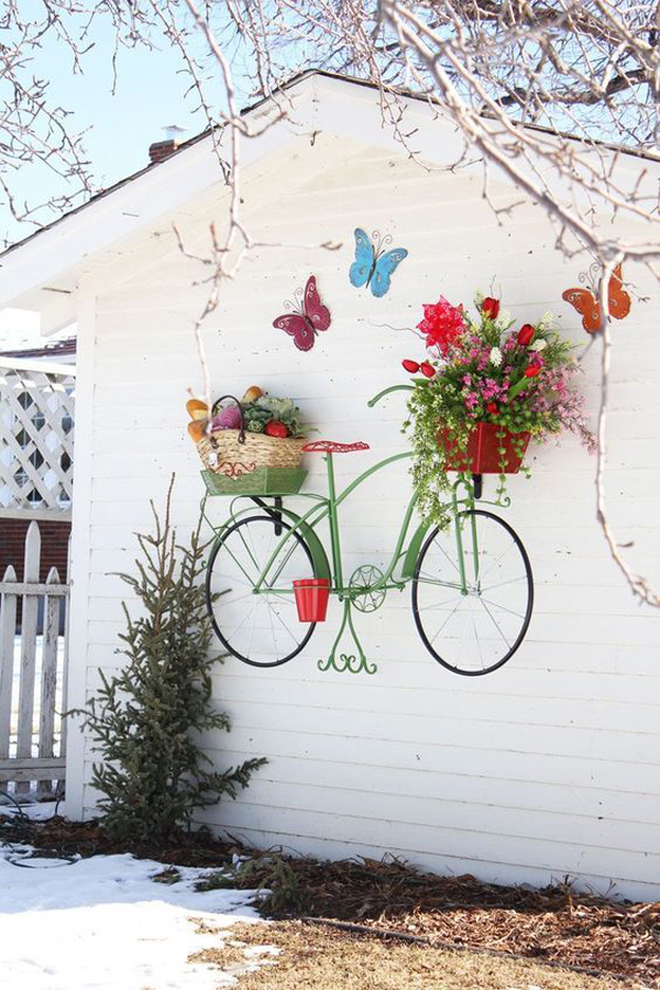 beautiful-diy-old-bike-garden-in-the-wall