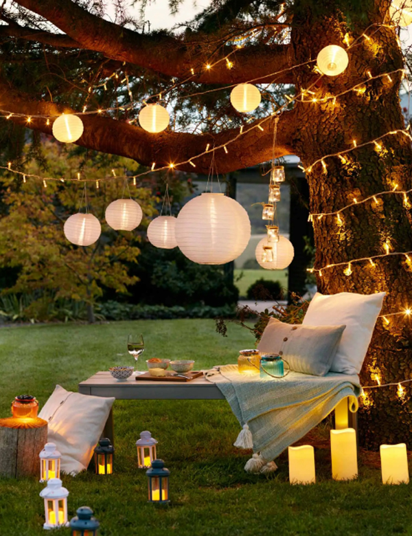 cozy-outdoor-bed-with-lighting-ideas