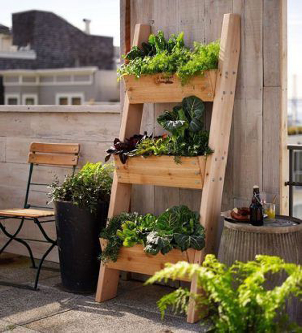 diy-balcony-raised-bed-made-from-ladder