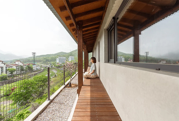 relaxing-outdoor-korean-patio-deck