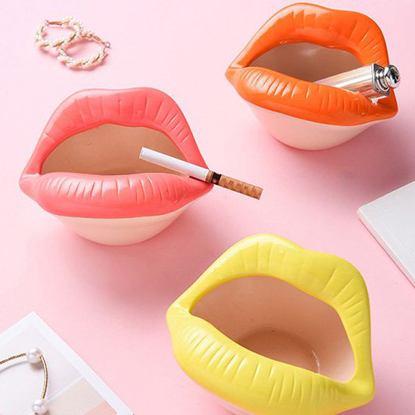 colorful-lip-inspired-ashtray-design