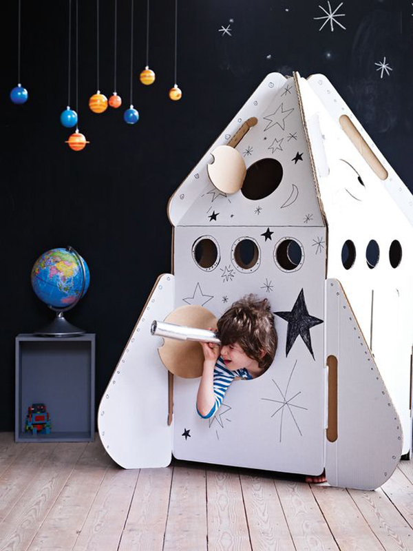 diy-cardboard-rocket-ship