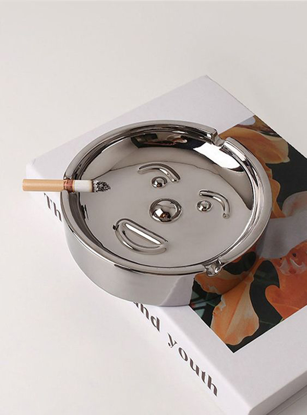 elegant-ceramic-ashtray-design-with-face