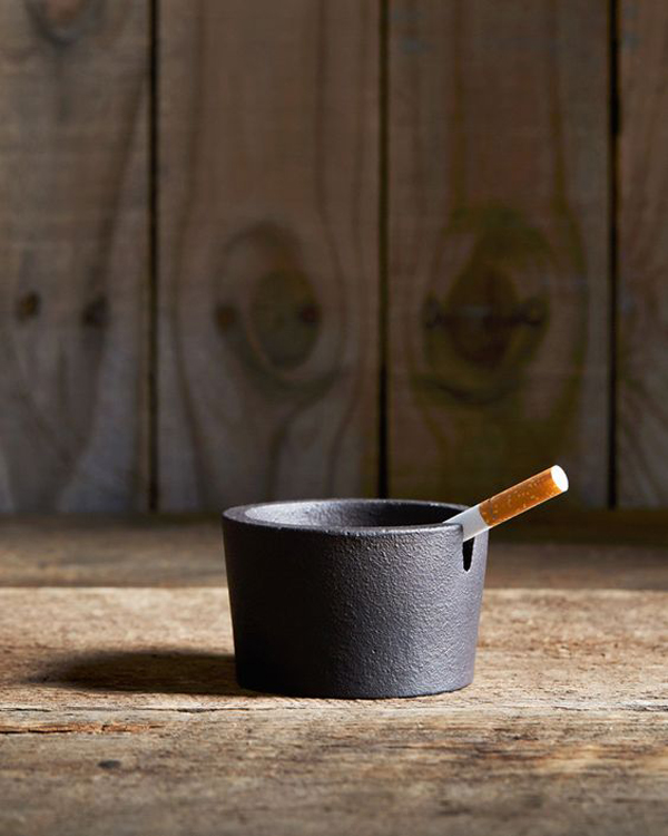 modern-cast-iron-ashtray-design
