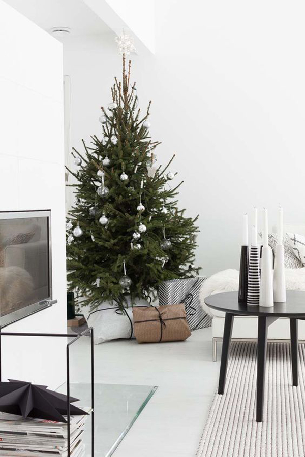 modern-christmas-living-room-with-tree