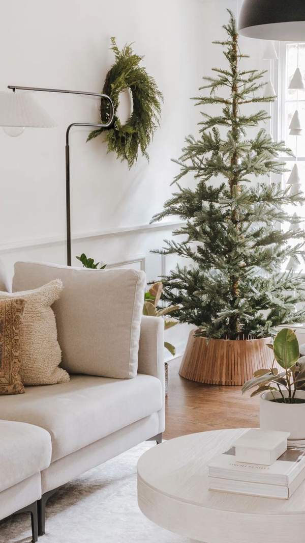 nature-inspired-christmas-living-room-with-scandinavian-accent