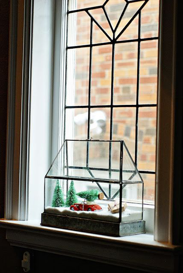 beautiful-christmas-terrarium-for-window