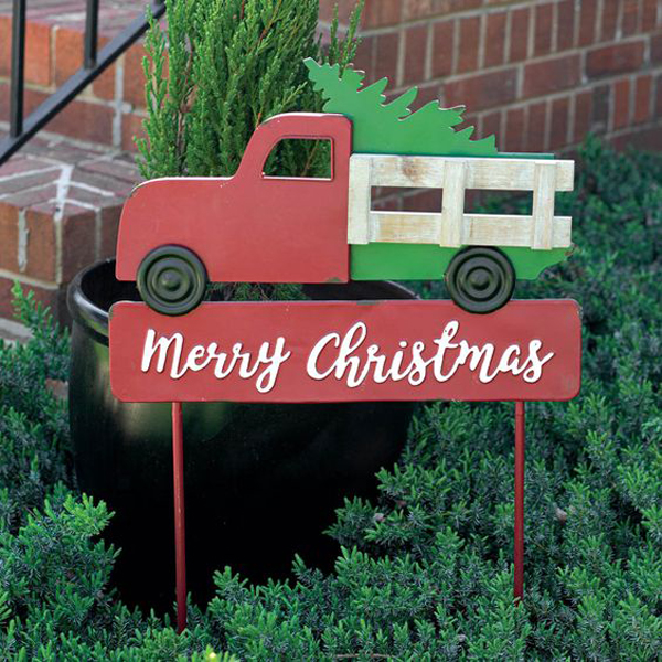 christmas-truck-tree-signage-ideas