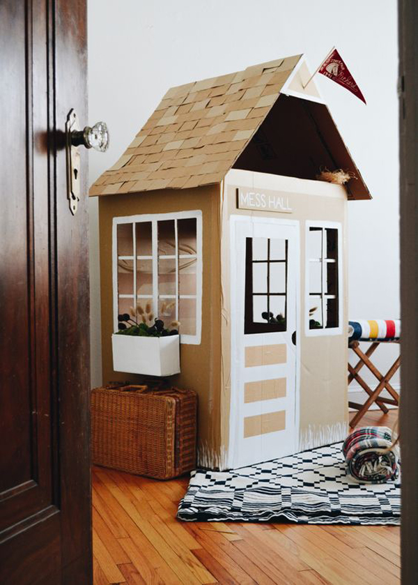 diy-summer-camp-playroom-with-cardboard-playhouse