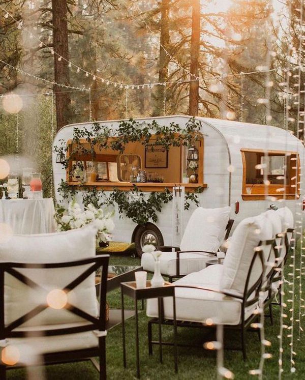 dreamy-forest-rustic-wedding-decor-with-mobile-bar