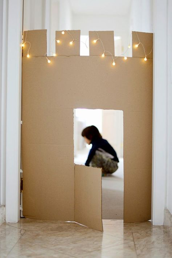 easy-diy-cardboard-fort-with-string-lights