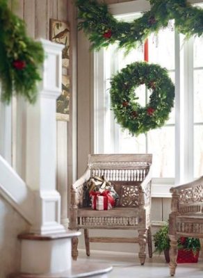 evergreen-christmas-window-decor-with-wreath-and-garland