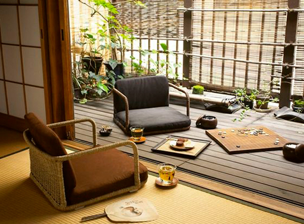 japanese-balcony-design-with-floor-living-room