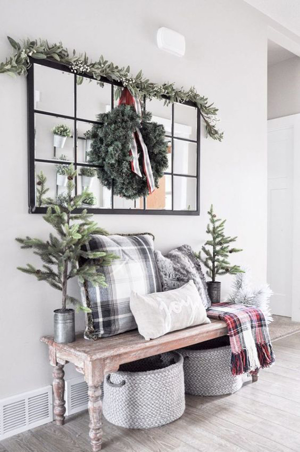 modern-christmas-entryway-decor-with-evergreens