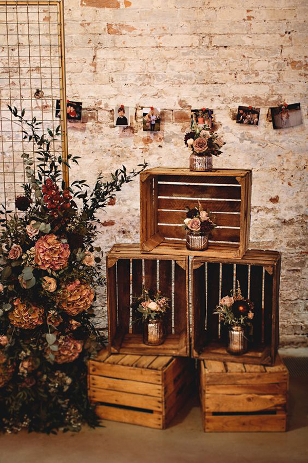 red-and-pink-rustic-wedding-decorations