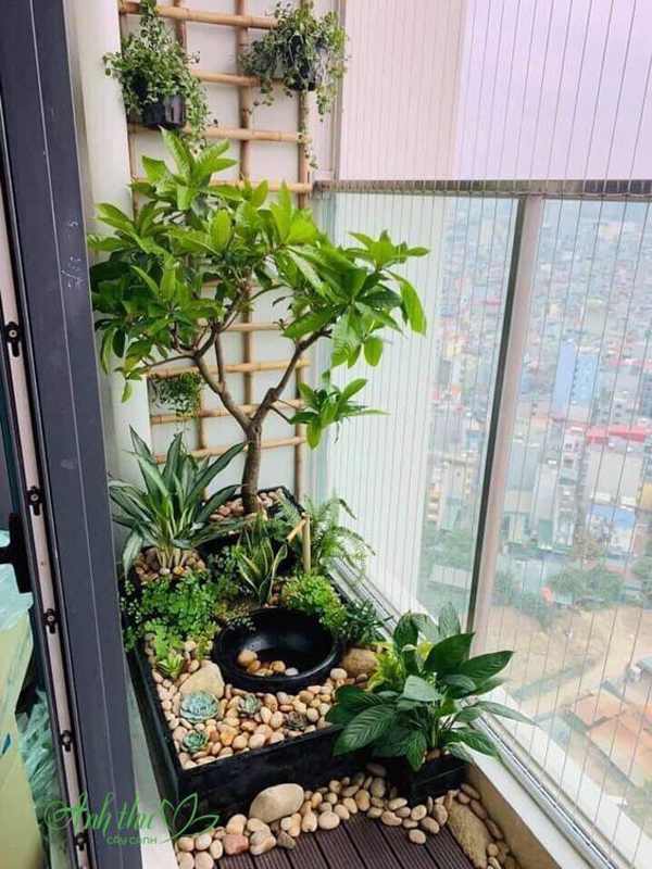 tiny-balcony-design-with-zen-garden