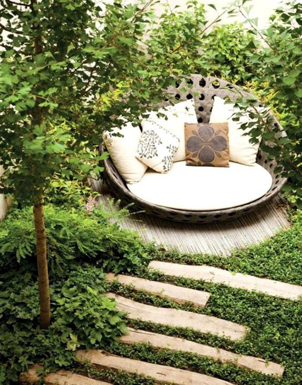 cozy-garden-reading-nook-with-chairs