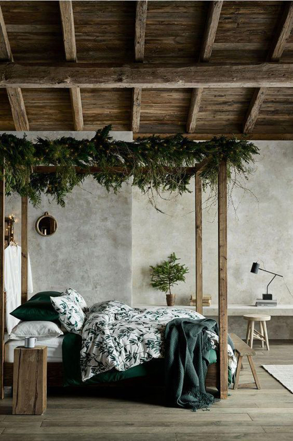 farmhouse-style-bedroom-with-evergreen
