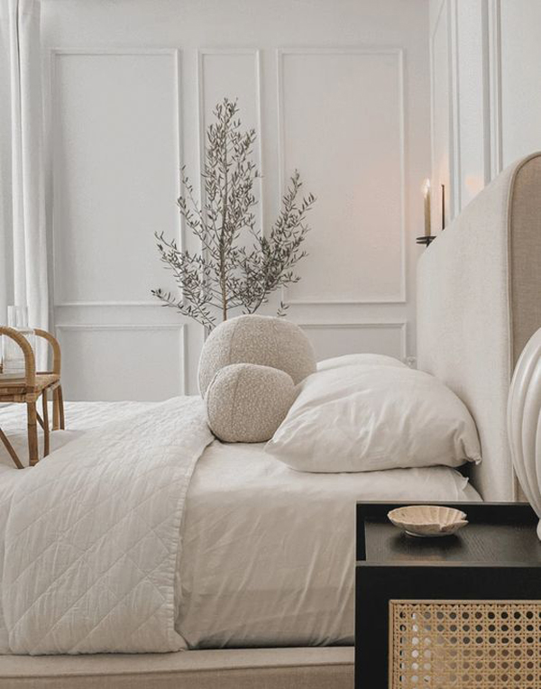 minimalist-wall-moulding-design-for-bedroom