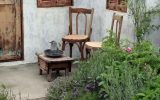 vintage-wood-garden-seating-ideas-for-backyard