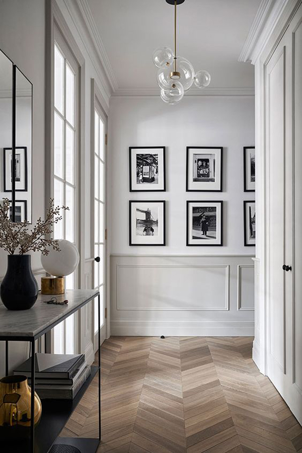 wall-moulding-hallway-decor-with-gallery-wall