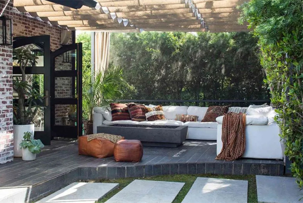 aesthetic-patio-living-room-with-pergolas