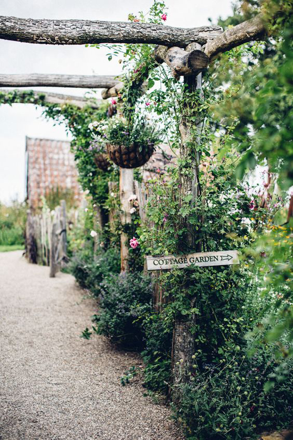 cottage-garden-sign-with-pergola-garden