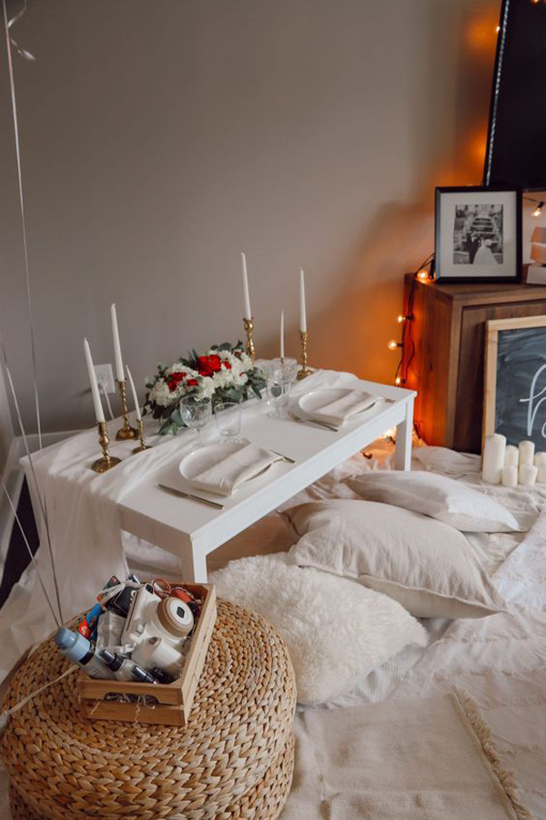 romantic-date-night-at-bedroom-table