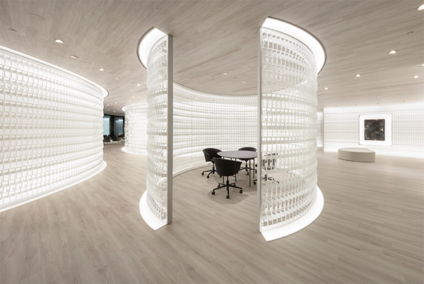 round-office-design-with-steel-cards-divider
