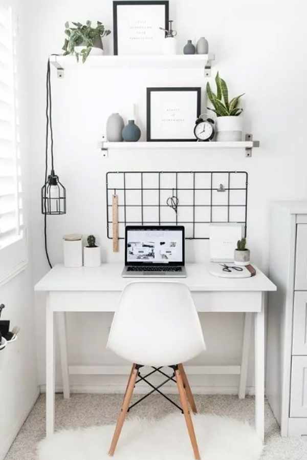 tiny-nordic-home-office-nook